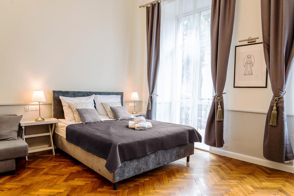 Apartahotel Angel House 3*